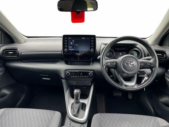 Toyota Yaris Design White #6