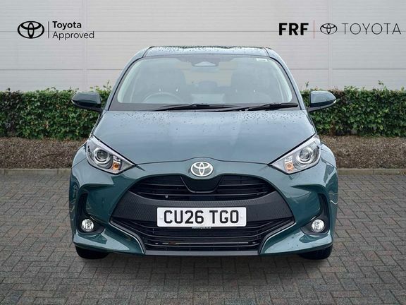 Toyota Yaris Design White #24