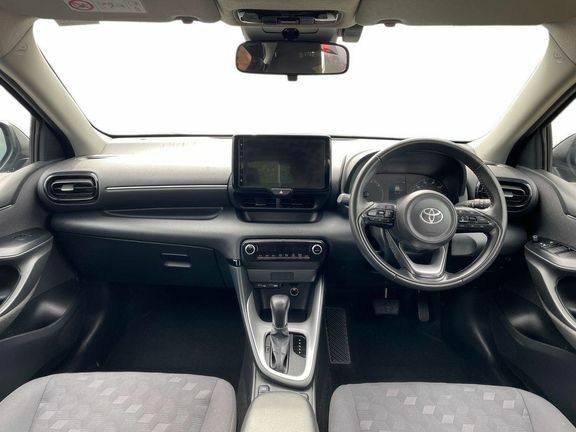 Toyota Yaris Design White #8