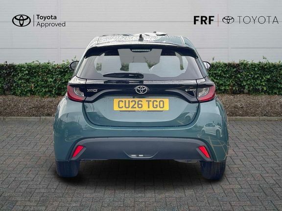 Toyota Yaris Design White #28