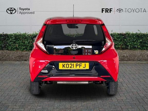 Toyota Aygo X X-play White #28