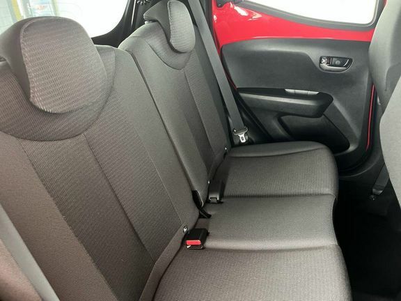 Toyota Aygo X X-play White #10