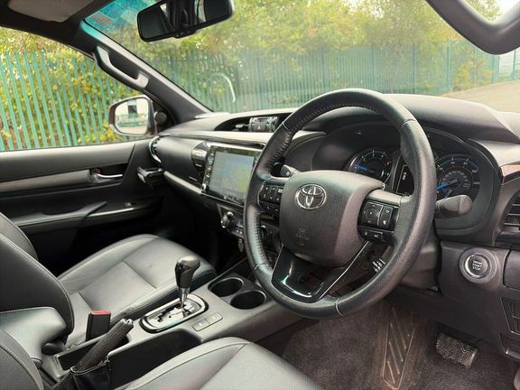 Toyota HILUX Active Grey #14