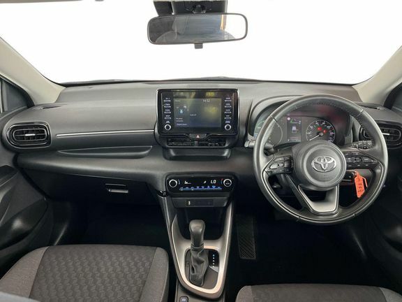 Toyota Yaris Icon Black #6