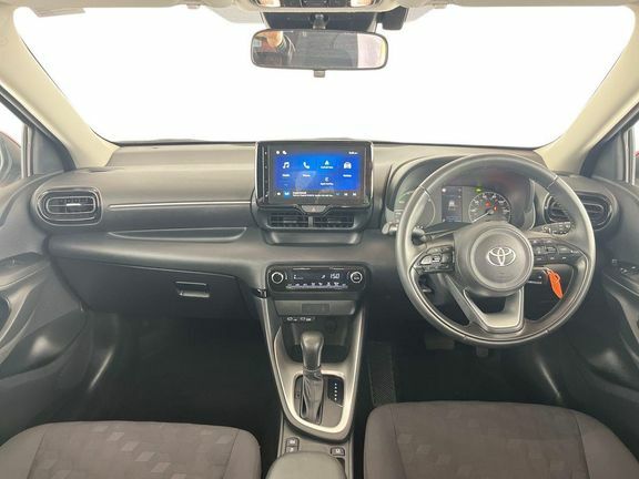 Toyota Yaris Icon  #6