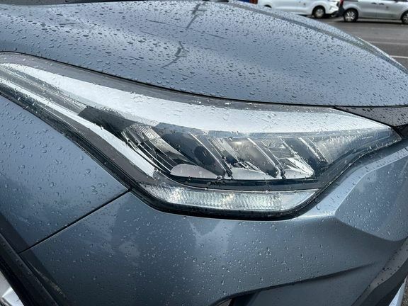 Toyota C-Hr Dynamic White #22
