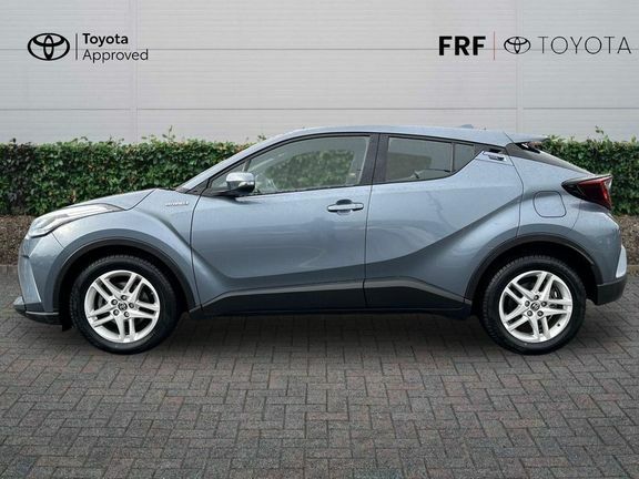 Toyota C-Hr Dynamic White #26