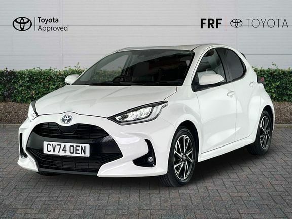 Toyota Yaris Design White #3