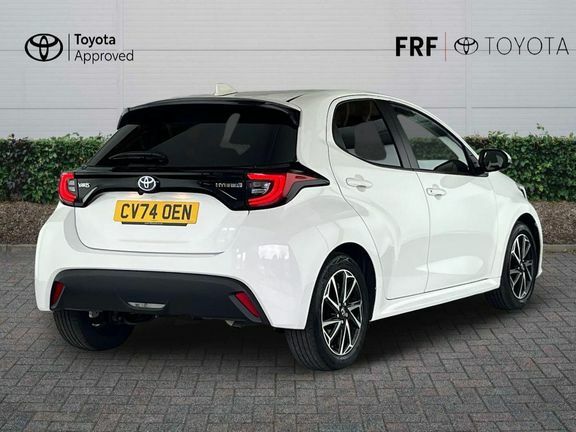 Toyota Yaris Design White #2