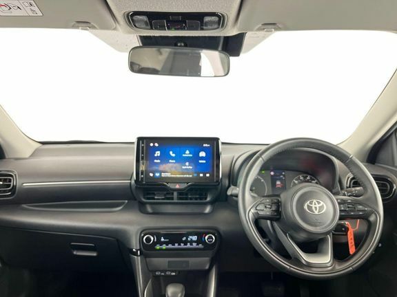 Toyota Yaris Icon Black #6