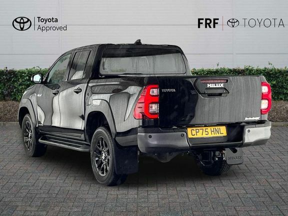 Toyota HILUX Invincible X Dc 2.8 Hybrid 48V Black #4