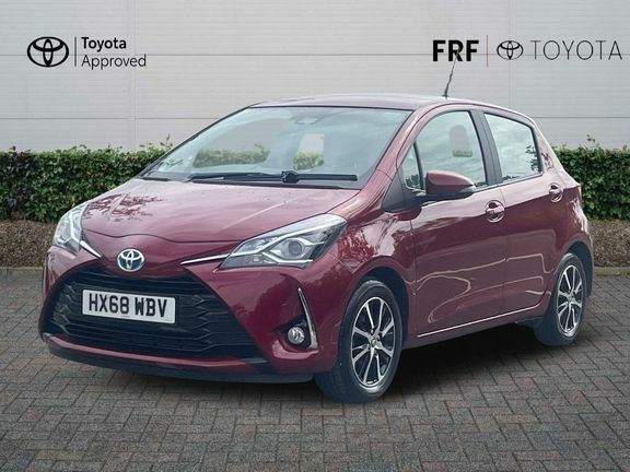 Toyota Yaris Icon Tech 1.5 Hybrid Red #3