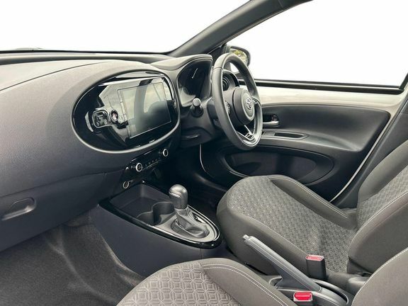 Toyota Aygo X Edge Auto White #5