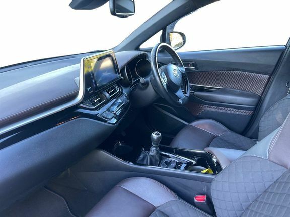 Toyota C-Hr Excel Black #5