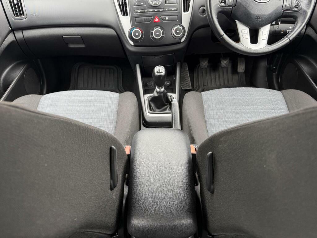 Kia Ceed 1.6 3 Sw Crdi 113 Bhp Silver #47