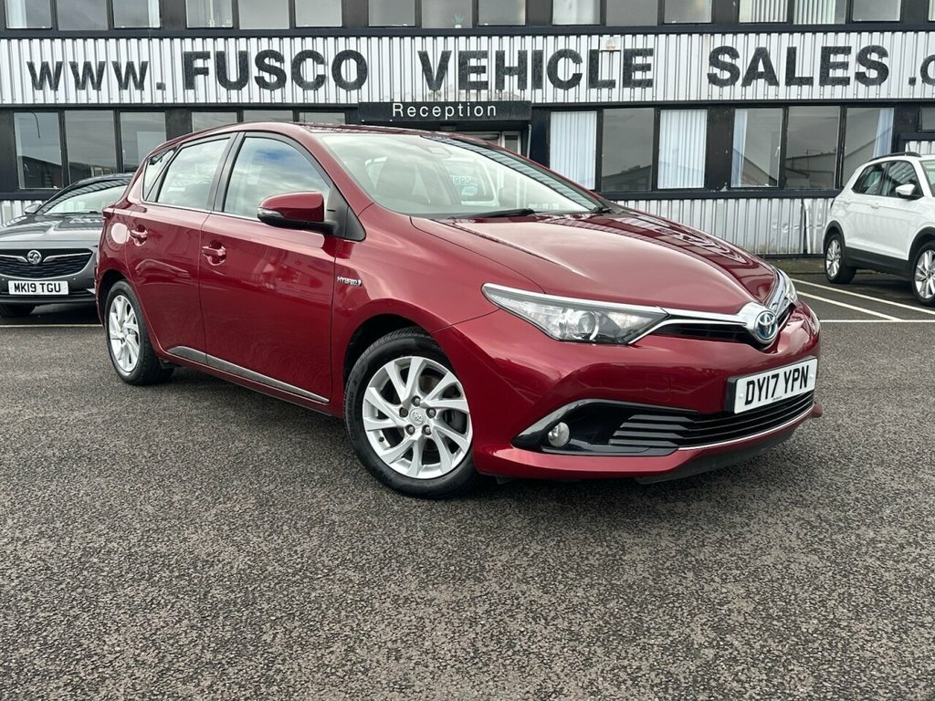 Toyota Auris 1.8L Business Edition Red