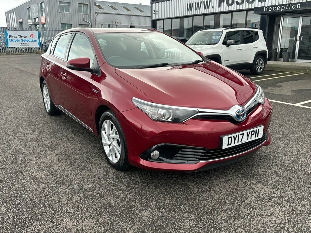 Toyota Auris 1.8L Business Edition Red #4
