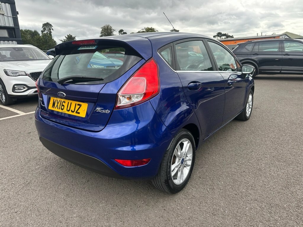 Ford Fiesta 1.3 Studio Red #7