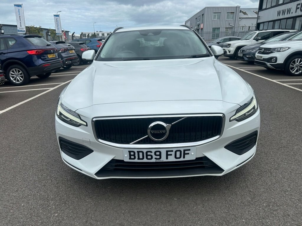 Volvo V60 2L Momentum Plus White #2