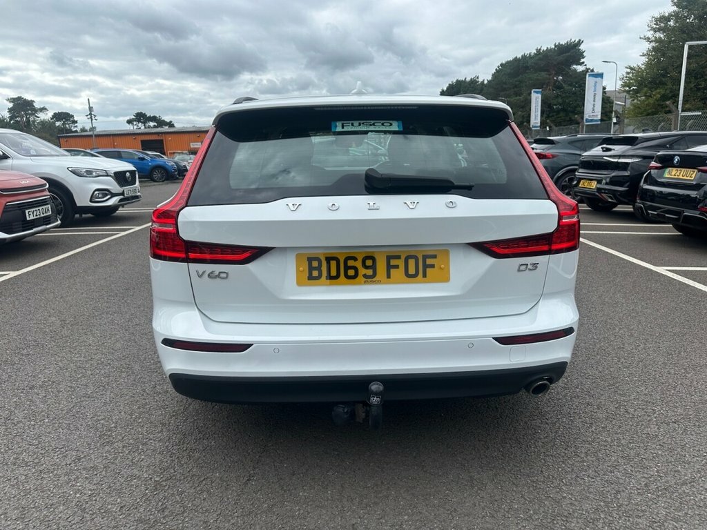 Volvo V60 2L Momentum Plus White #6