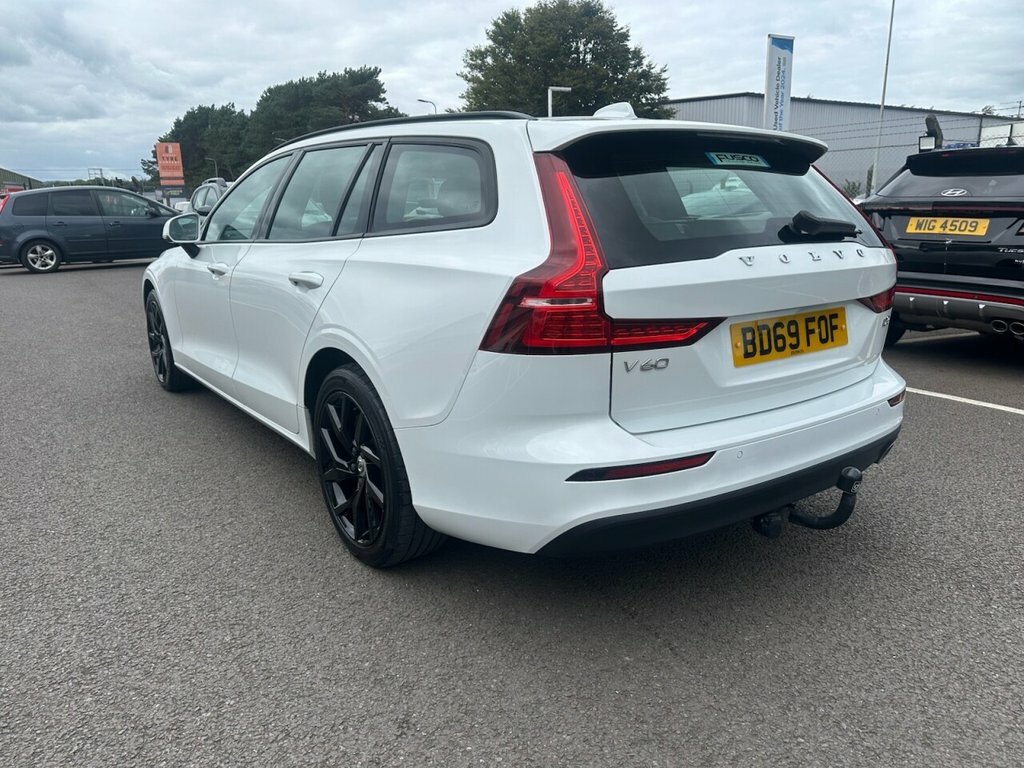 Volvo V60 2L Momentum Plus White #5