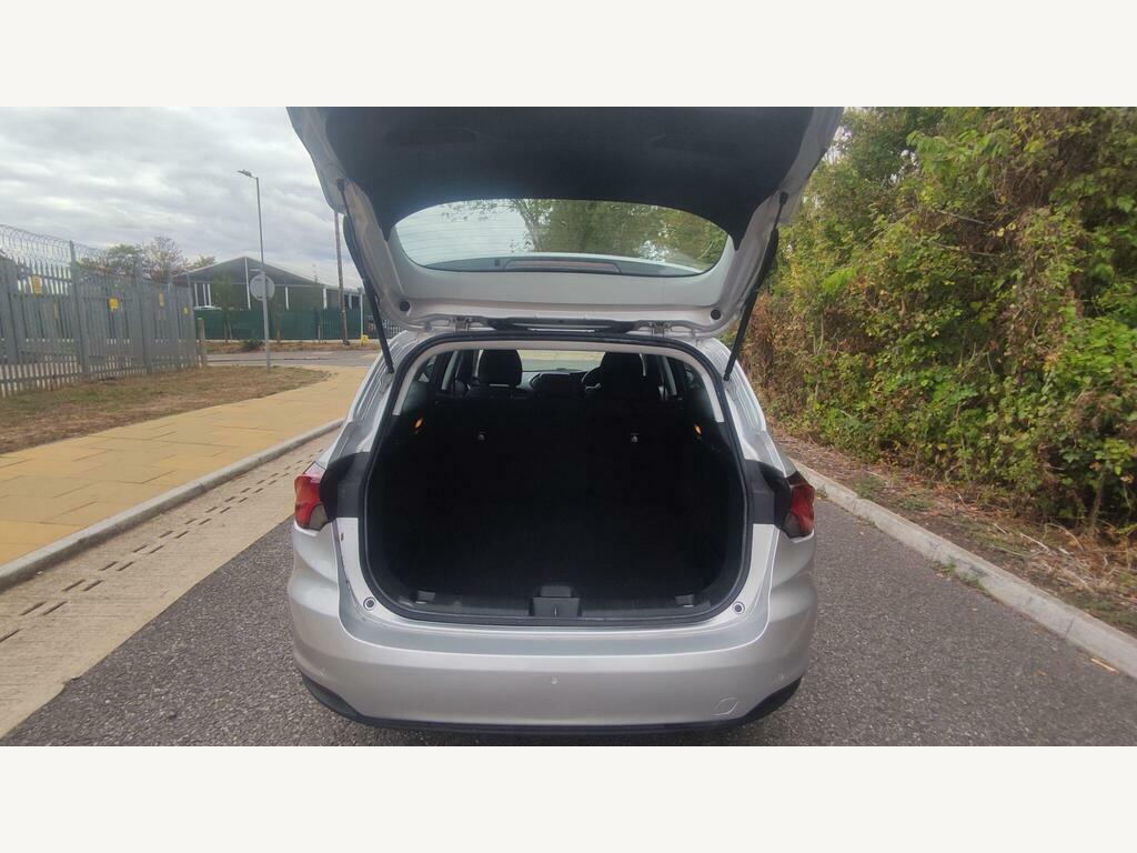 Fiat Tipo 1.4 Street White #26