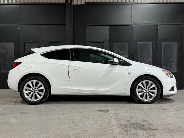 Vauxhall Astra GTC Turbo Sri Coupe White #3