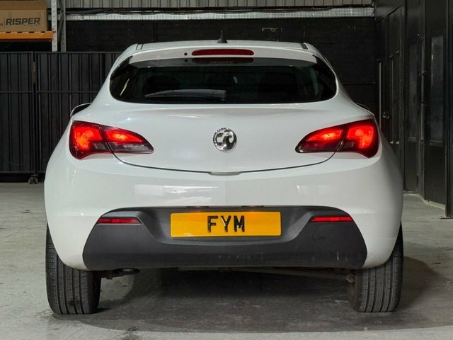 Vauxhall Astra GTC Turbo Sri Coupe White #6