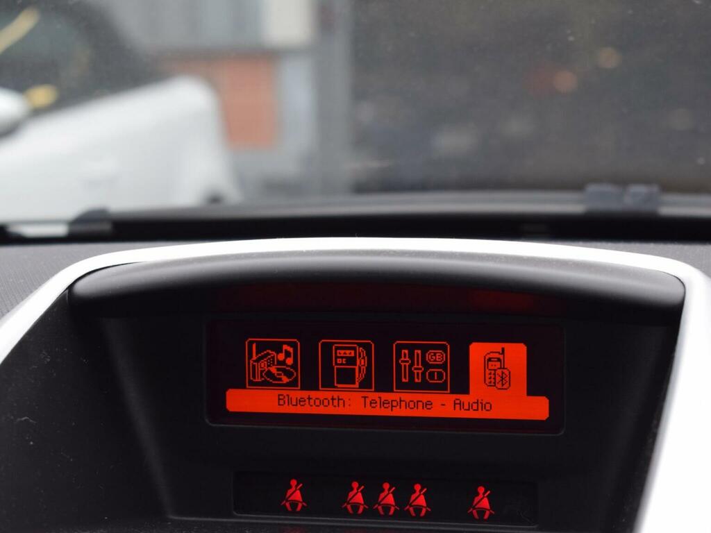 Peugeot 207 Hatchback 1.6 Vti Allure 2012 Silver #15