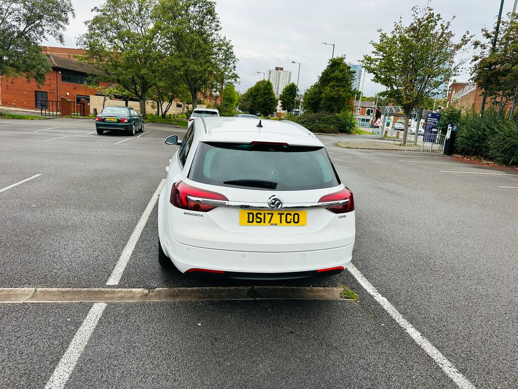 Vauxhall Insignia 1.6 Cdti Ecoflex Sri Nav Sports Tourer Euro 6 S S White #3