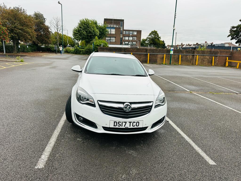 Vauxhall Insignia 1.6 Cdti Ecoflex Sri Nav Sports Tourer Euro 6 S S White