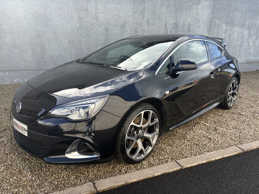 Vauxhall Astra GTC 2.0 T Vxr Black #4