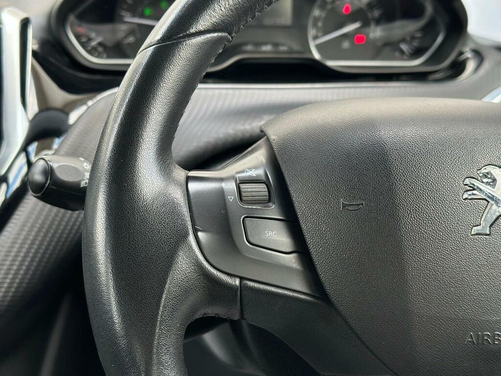 Peugeot 208 2015 65 Access Red #18
