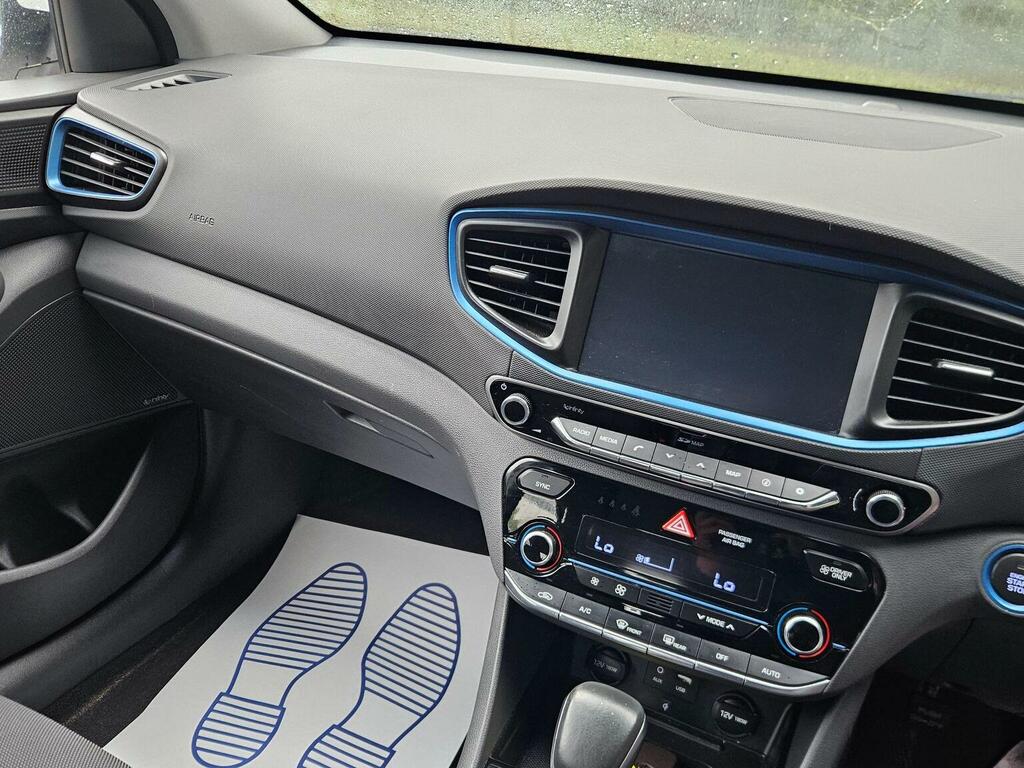 Hyundai Ioniq Hatchback White #14