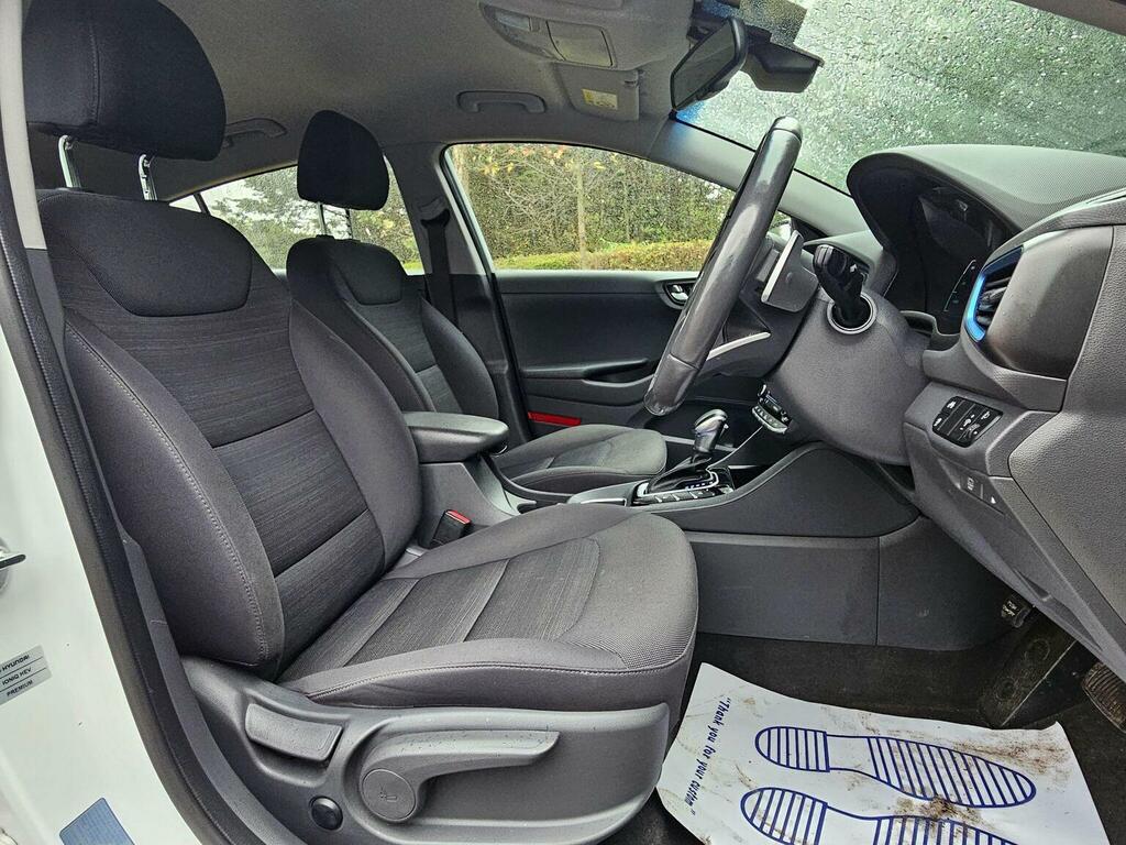 Hyundai Ioniq Hatchback White #10