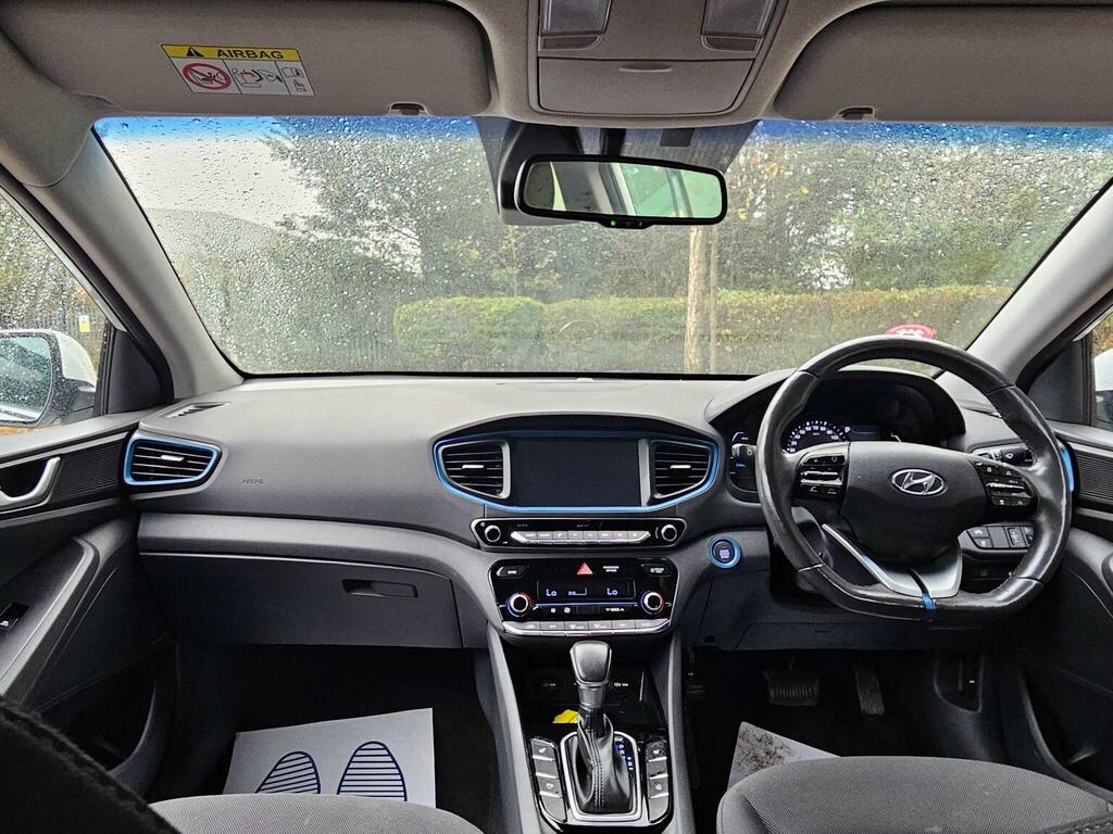 Hyundai Ioniq Hatchback White #9