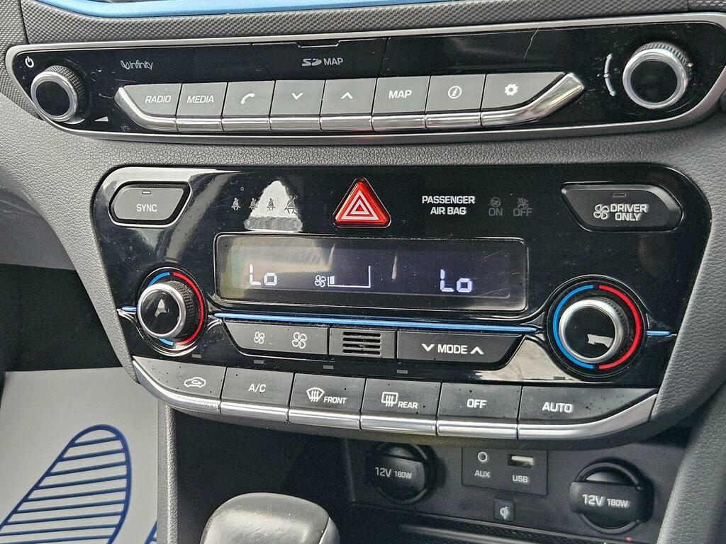 Hyundai Ioniq Hatchback White #15