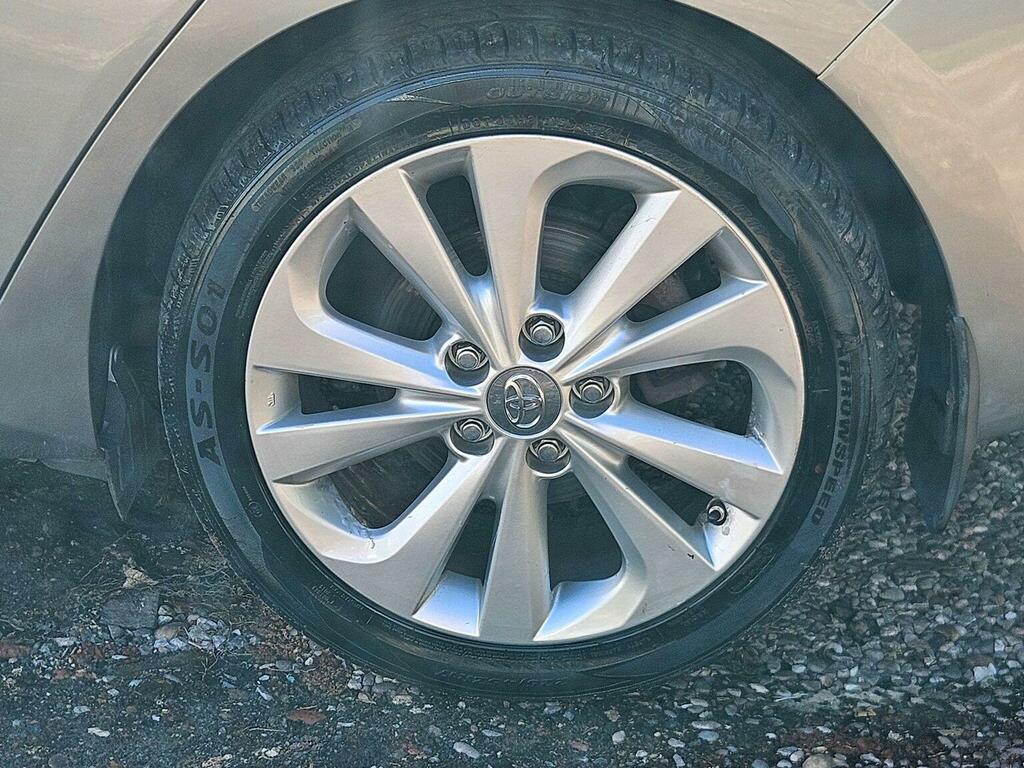 Toyota Auris Red #36