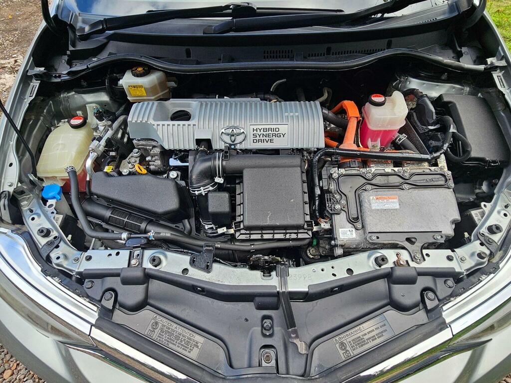 Toyota Auris Red #33