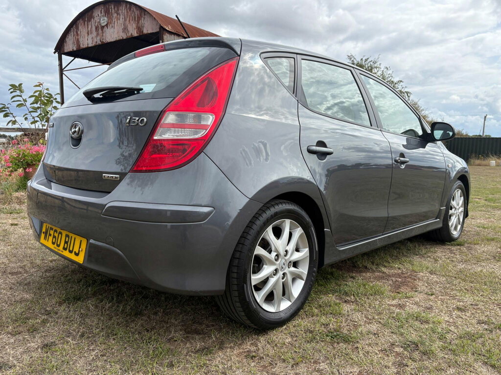 Hyundai I30 Hatchback Black #9