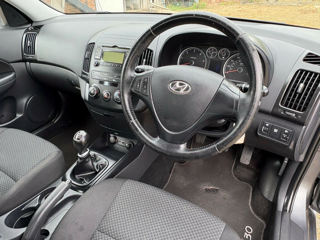 Hyundai I30 Hatchback Black #11