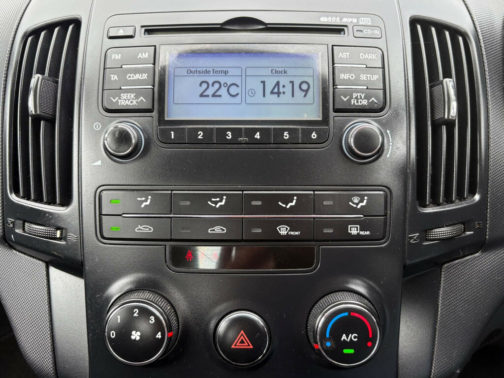 Hyundai I30 Hatchback Black #17