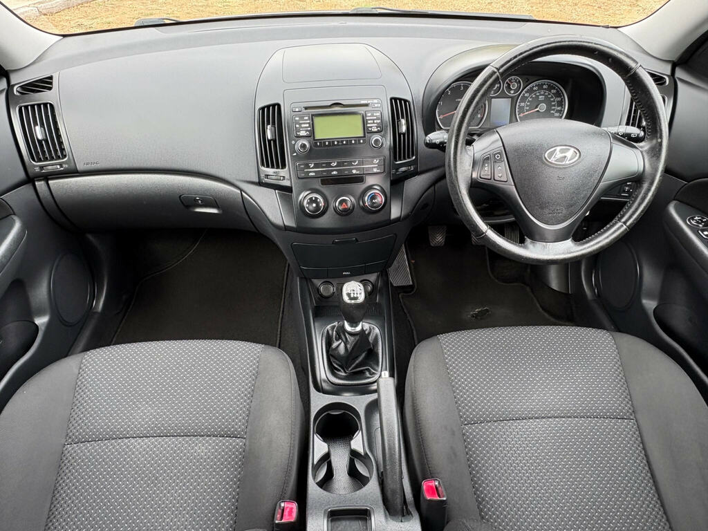 Hyundai I30 1.6 Crdi Comfort Euro 4 Grey #2