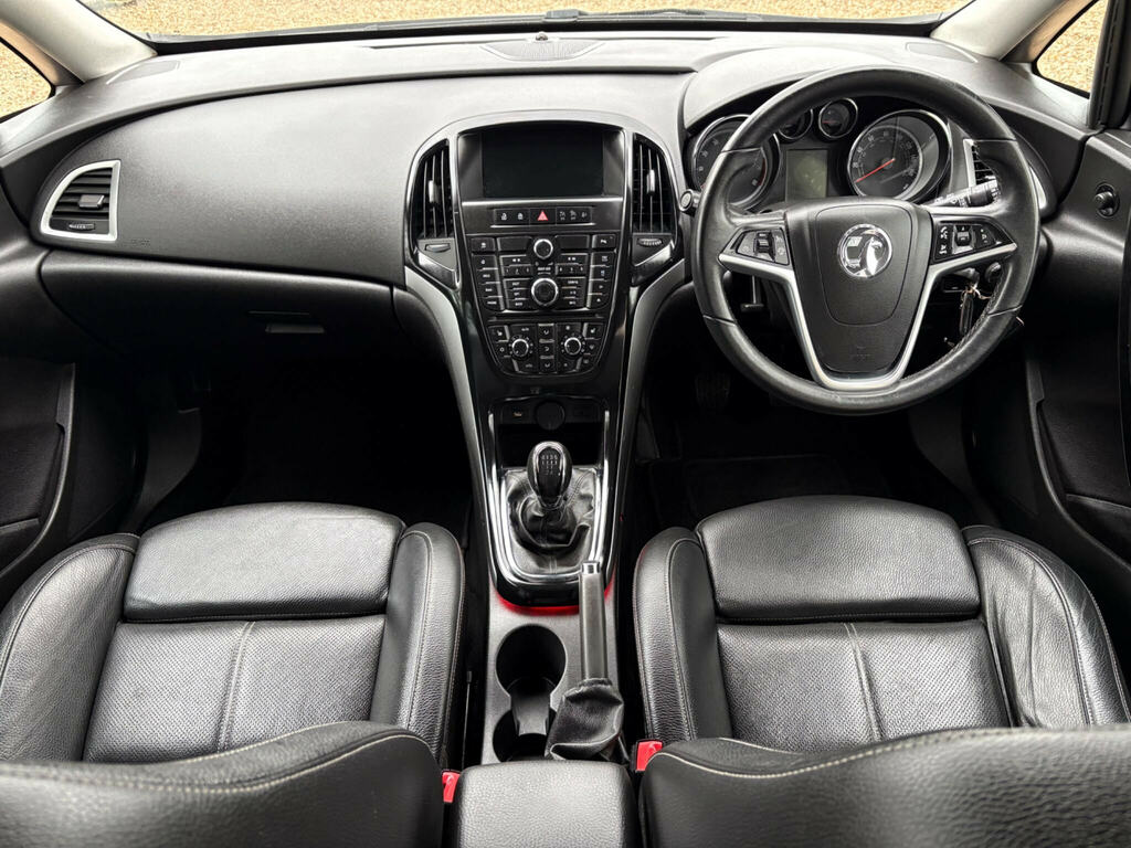 Vauxhall Astra 1.6I Elite Sports Tourer Euro 6 Green #2