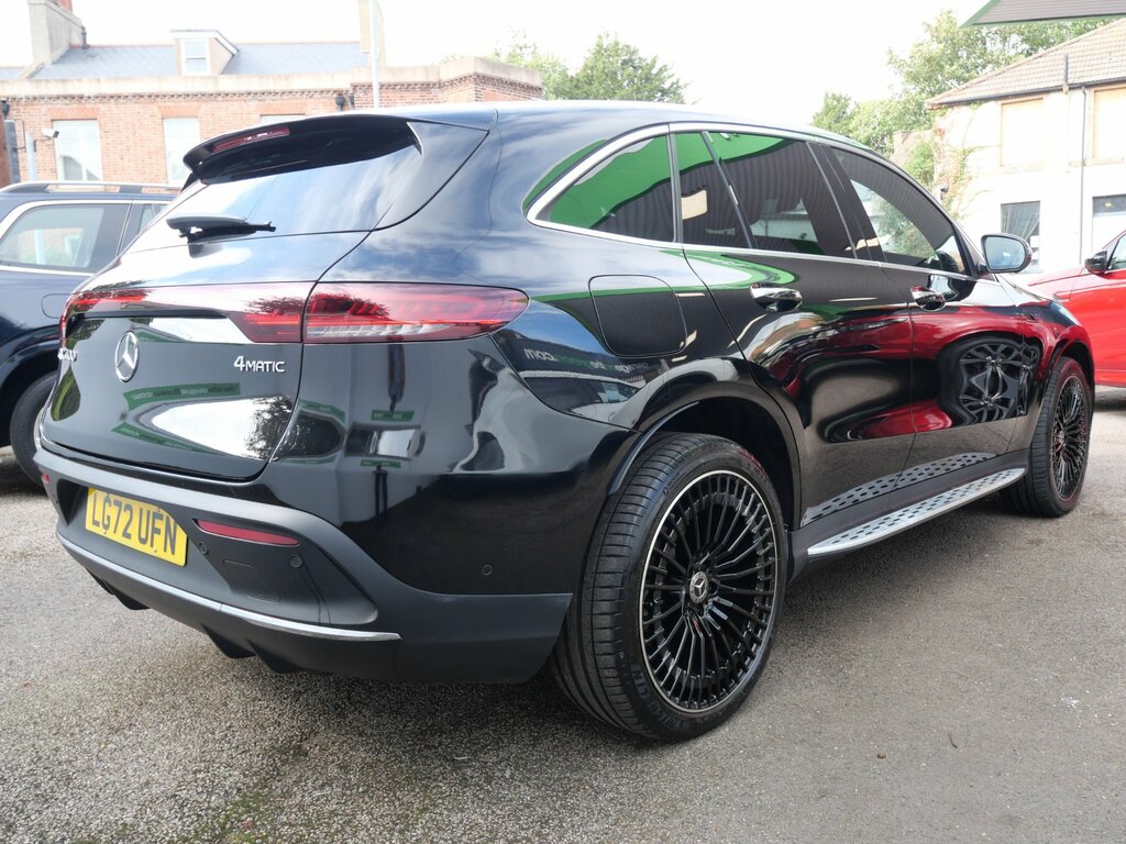Mercedes-Benz EQC Eqc 400 80Kwh Amg Line Premium Plus 4Matic Black #4
