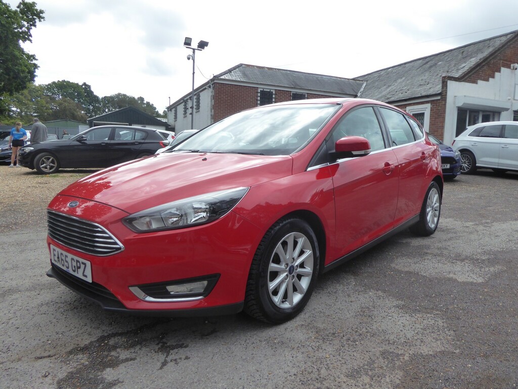 Ford Focus Hatchback 2014 - 2018 Red