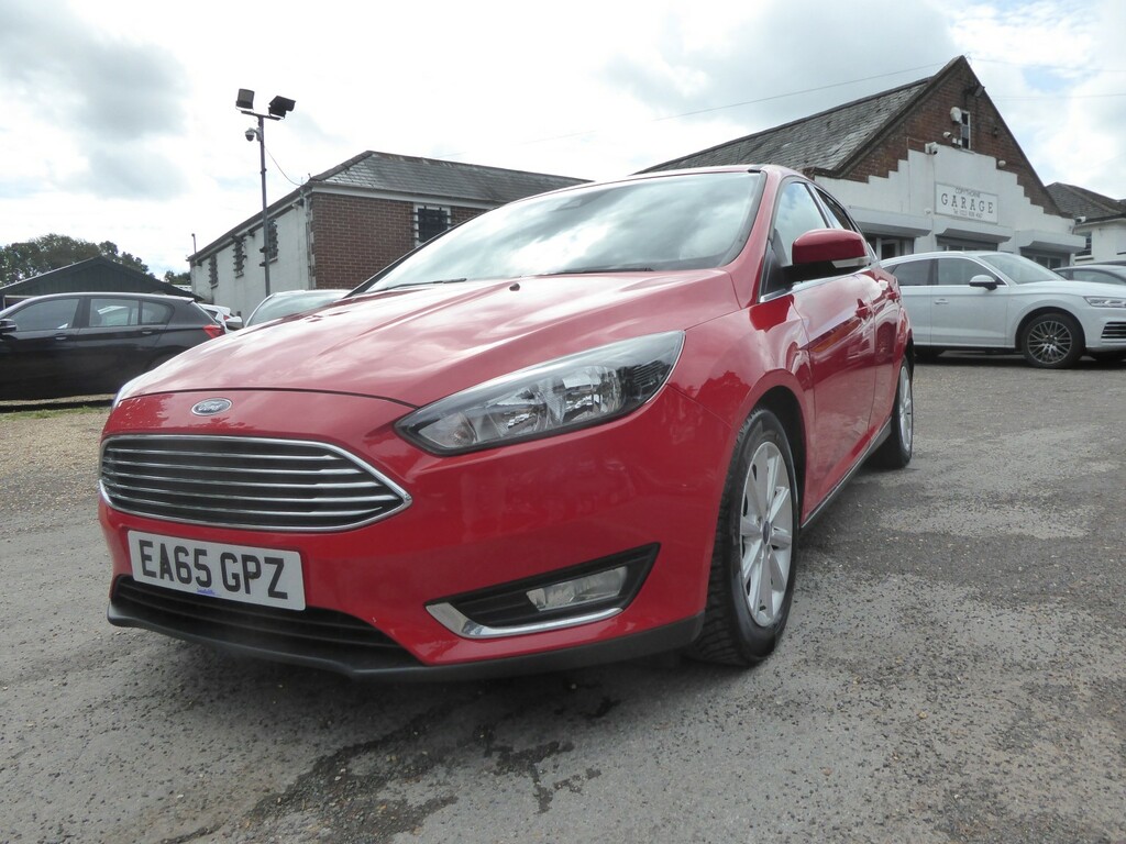 Ford Focus Hatchback 2014 - 2018 Red #2