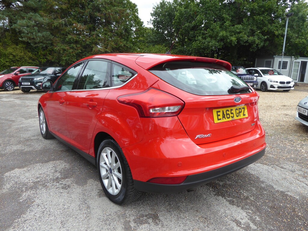 Ford Focus Hatchback 2014 - 2018 Red #4