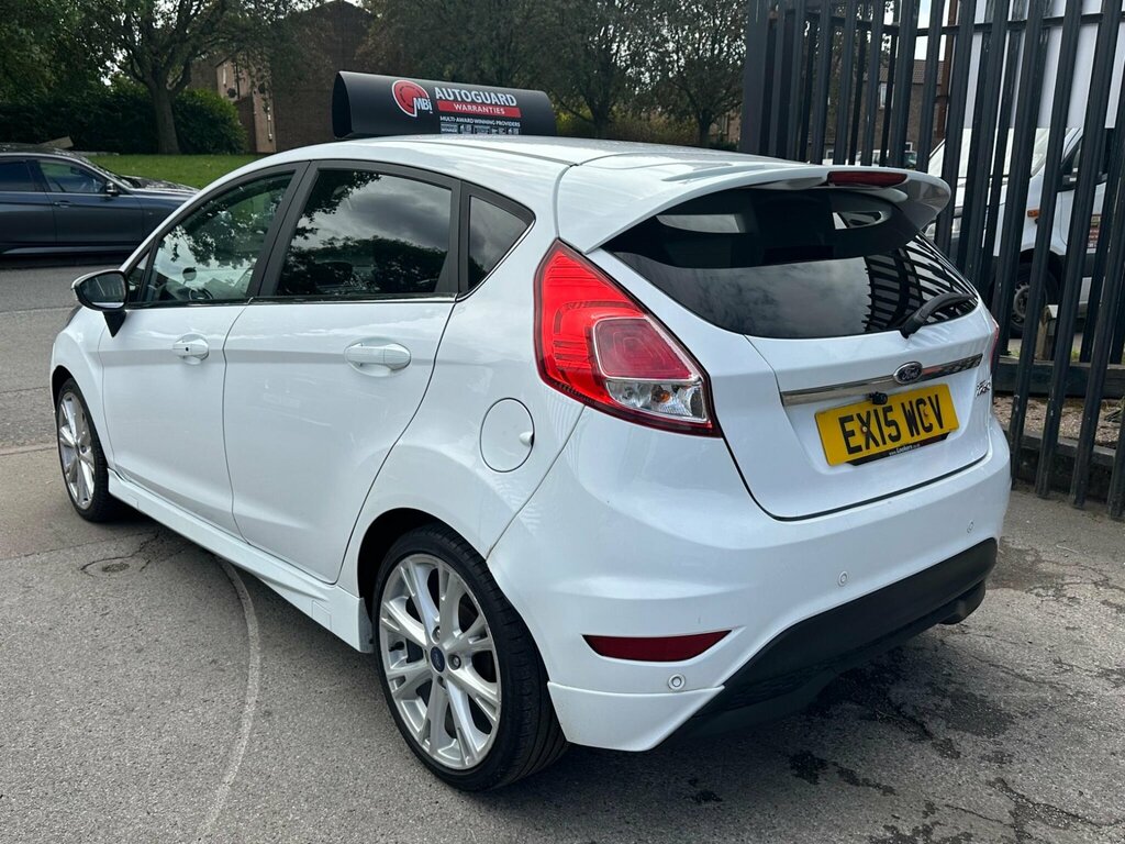 Ford Fiesta 1.5 Tdci Titanium Euro 5 White #4