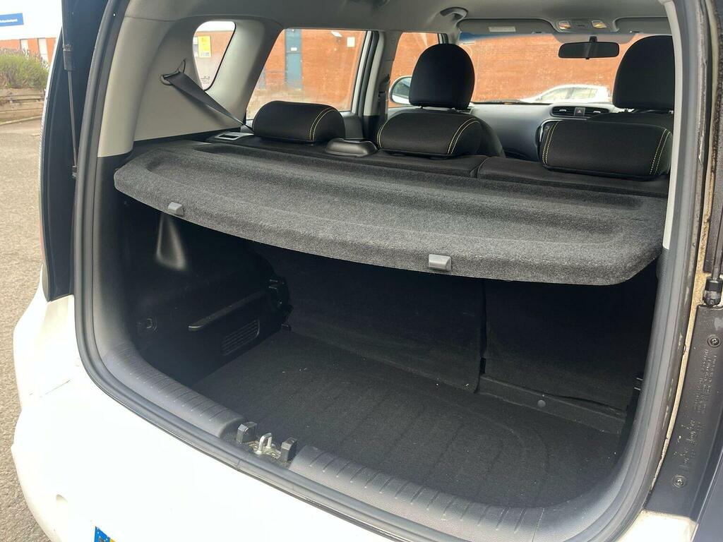 Kia Soul Hatchback Silver #7